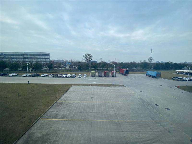 松江新桥区独门独院全单层2万平层高13米场地大原房东无税交通方便