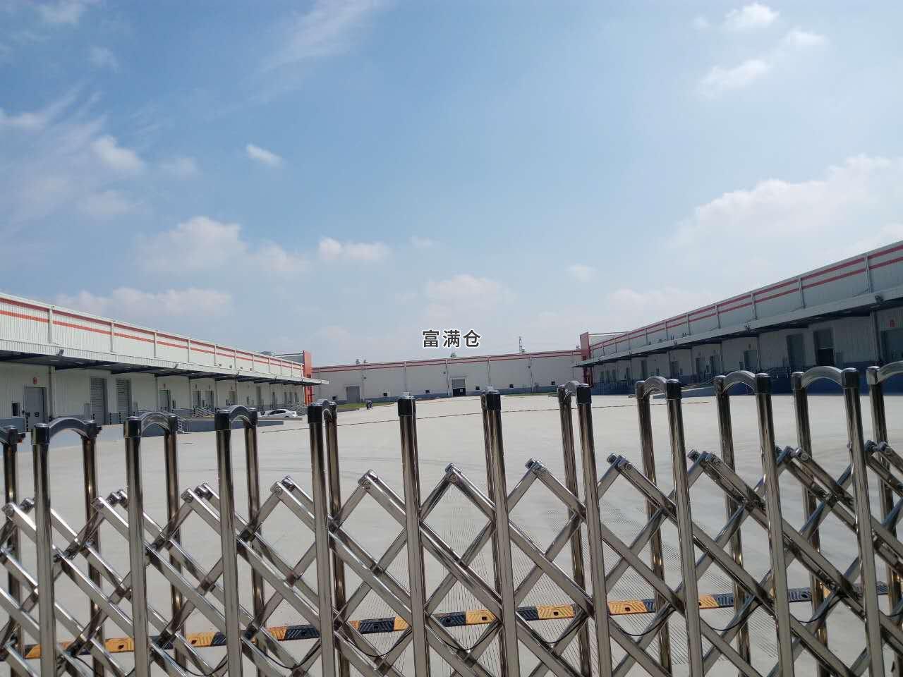 闵行华漕仓库出租2600平方米仓库+5亩硬化场地独门独院