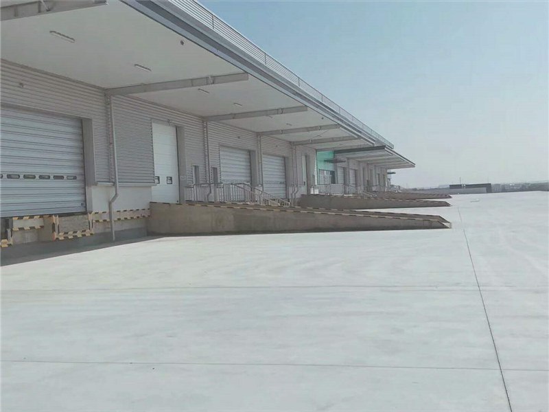 出租金山区原房东8000平米全单层仓库场地大