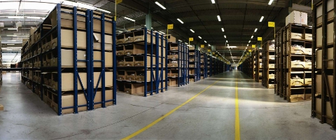 仓储管理中削减库存费用的关键策略：精准监控与优化布局